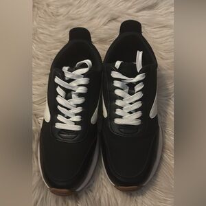 Black and White Men's Sneakers